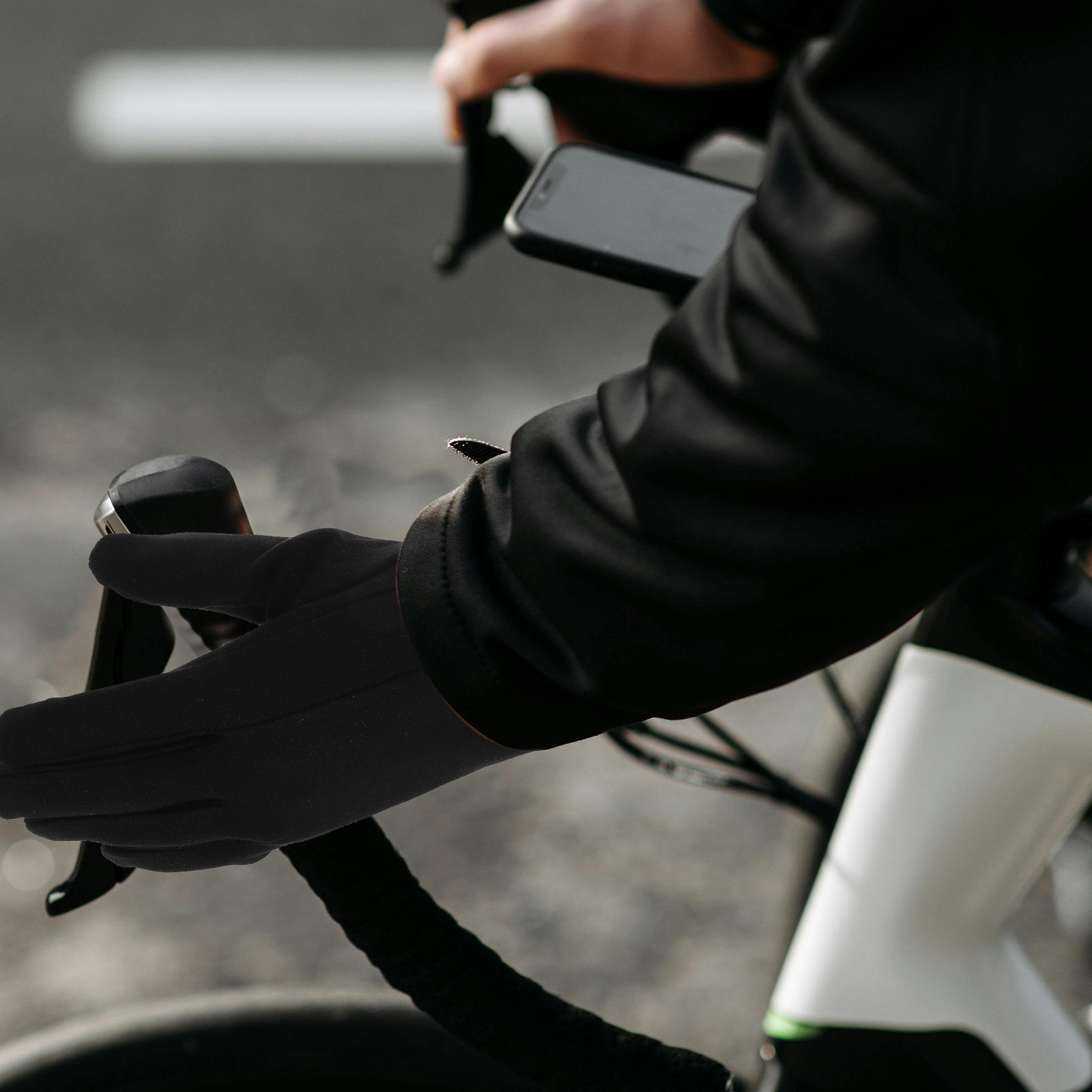 Snow Glove Insulated - قفازات تزلج نسائية بشاشة لمس سوداء